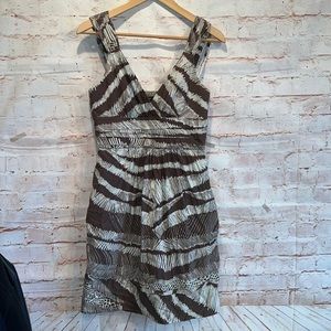 BCBG Maxazira dress side zip 6 fit flare sleeveless mini brown white v neck